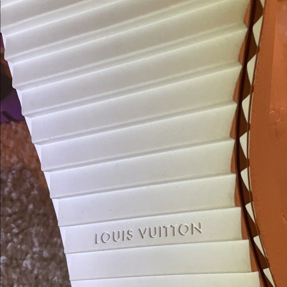 New Louis Vuitton Tennis shoes AAA, size 39 EU - Picture 4 of 11